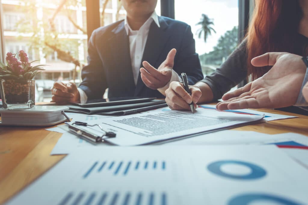 Business contract. agreement was signed co-investment business